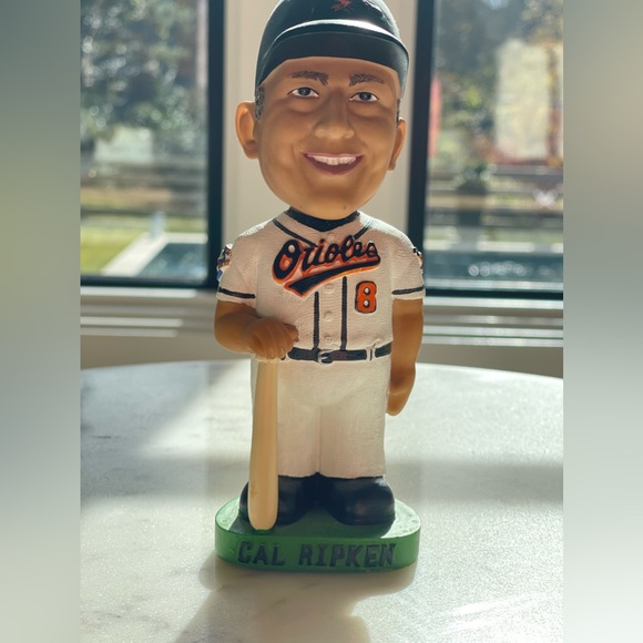 Limited Edition Cal Ripken Jr. Bobble Head - Picture 2 of 5